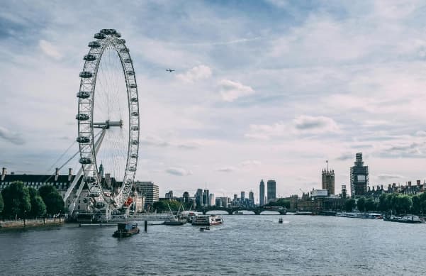 UK Tier 2 Visa for International Tech Graduates: Requirements, Universities, Salary Guide 2025